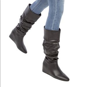 Brand new in box Dana Hidden wedge scrunch boot